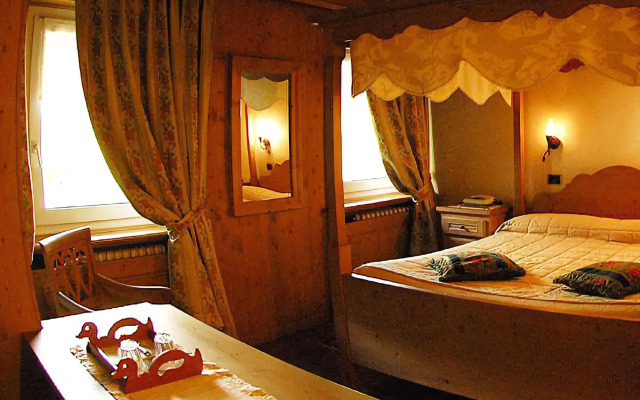 Hotel Baita Dei Pini