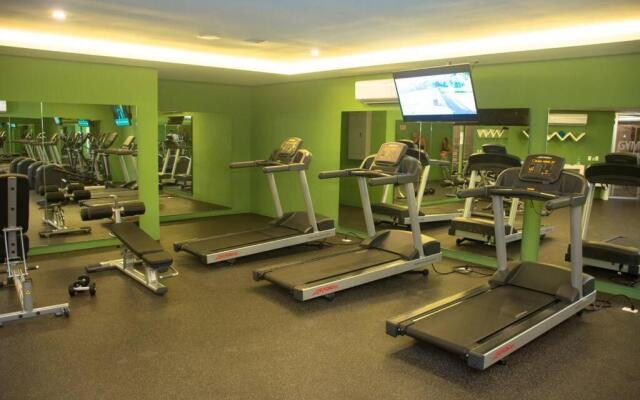 G101N DaVinci Condo 2BR walking distance to the beach