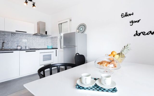 Apartment Black & White