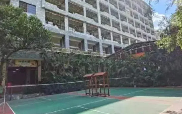 Xinyinzhan Hot Spring Holiday Resort