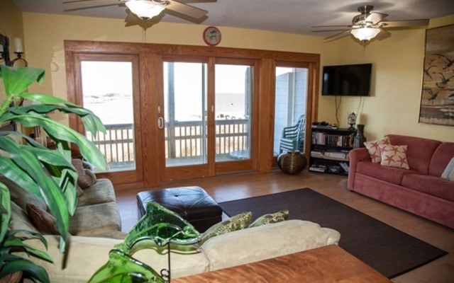 Sw 4 Seas-the-day 1 Bedroom Condo by RedAwning
