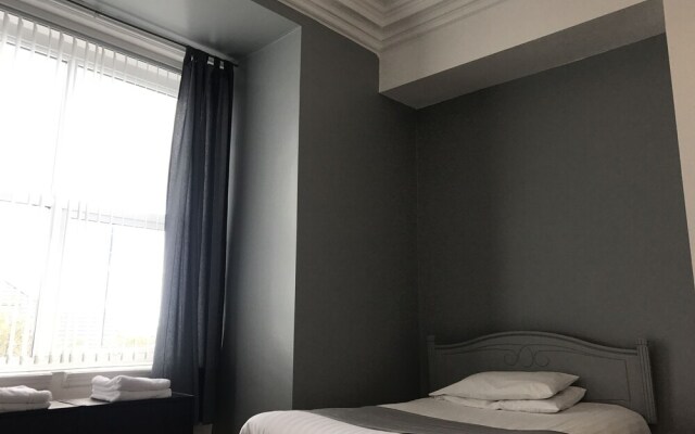 OYO Newcastle West