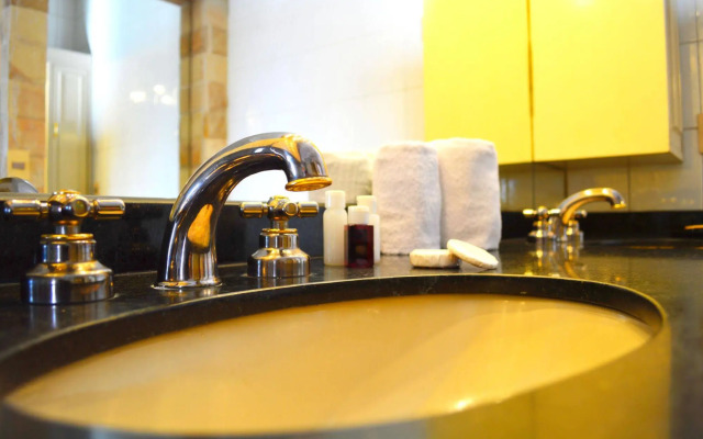 Aspen Hotel & Apart