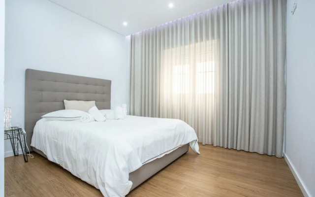 Luxury Picadeiro Apartment by Rent4all