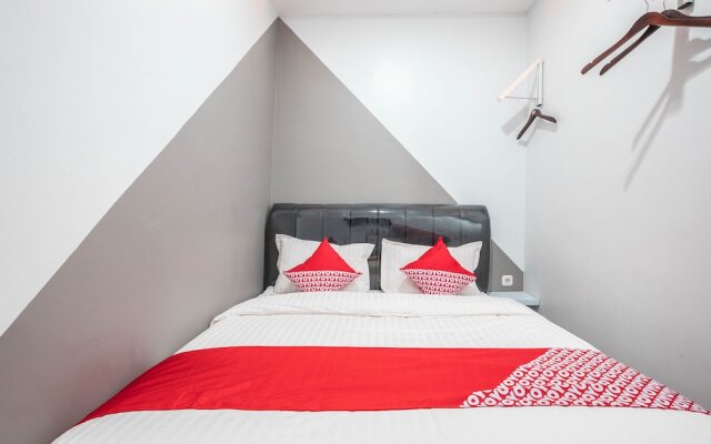 OYO 1070 Kuningan Residence