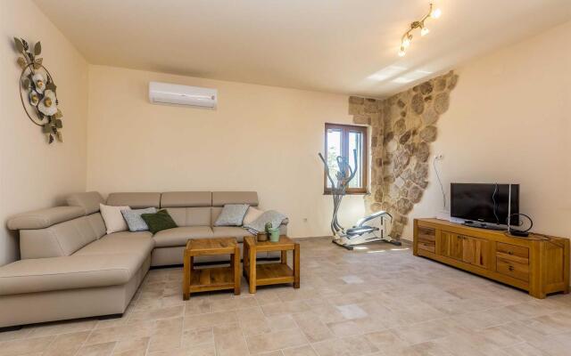 Rustic Villa Viamare