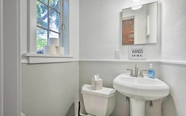 Winter Haven Abode Near Lakes & Attractions