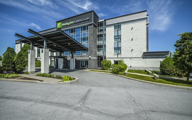 Holiday Inn Express Hotel Saint - Hyaci...
