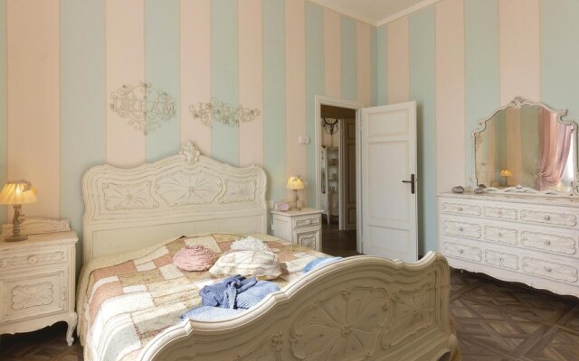 Beautiful Apartment in Viareggio With 3 Bedrooms, Jacuzzi and Sauna