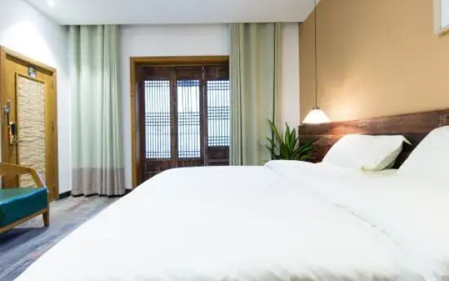 Youjian Xiaoyuan Hot Spring Hostel