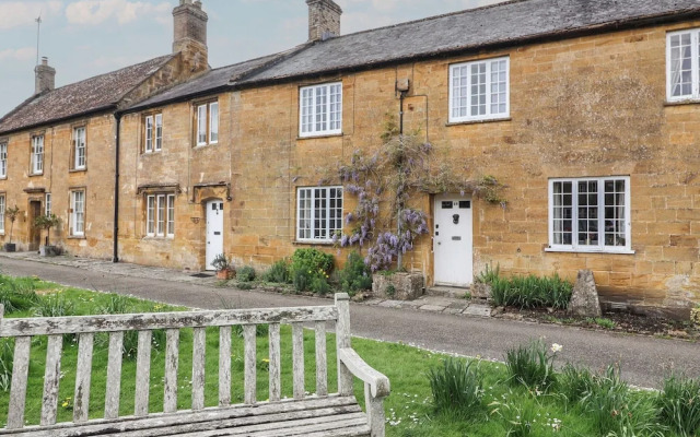 Two Towers Cottage