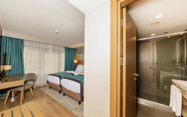 Csk The Halich Port Istanbul