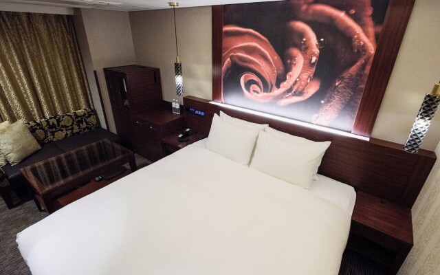 Meguro Holic Hotel