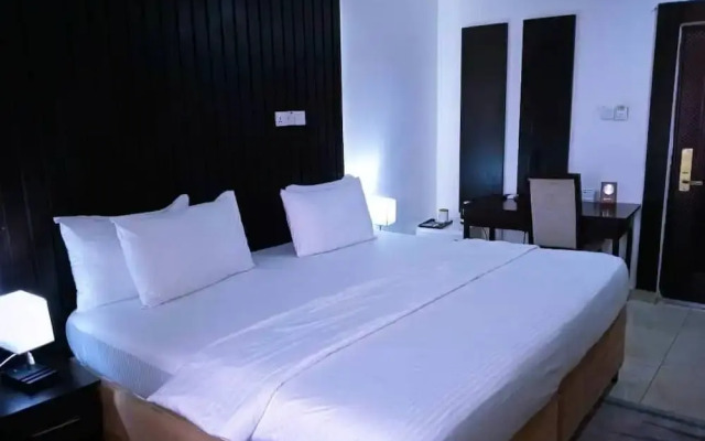 Royal Crest hotel and suite
