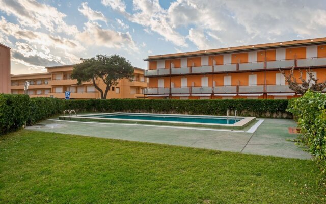 Picturesque Holiday Home in L'estartit With Swimming Pool