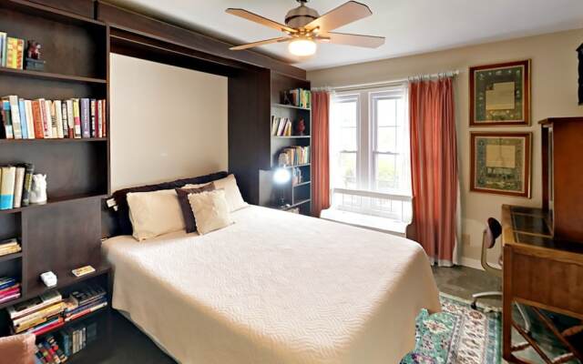 3BR 2BA Brentwood Home by RedAwning