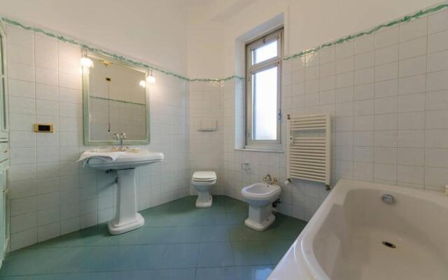 ALTIDO Splendid Apartment for 8 with Beautiful SeaView