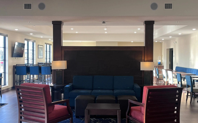 Comfort Inn & Suites