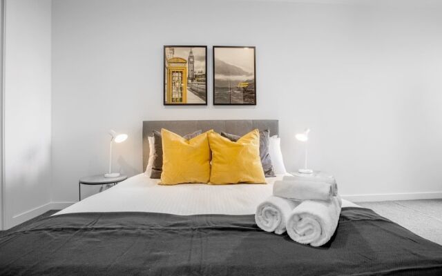 Designer 2 Bedroom Apartment In Parkville