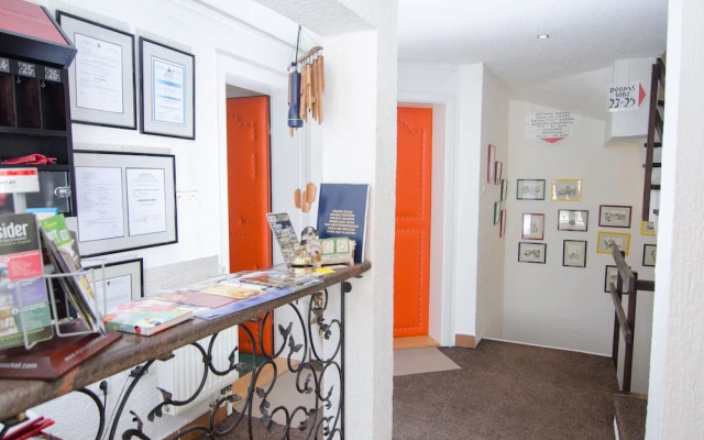 Guest house Halvat