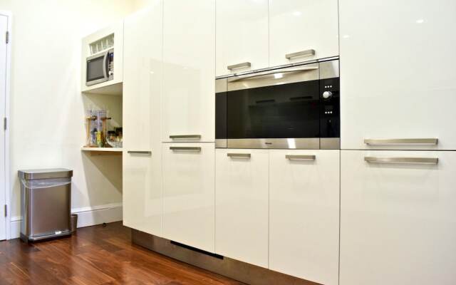 3-bedroom Apartment in Kensington