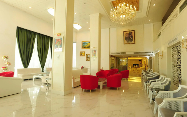 Aunchaleena Grand Hotel Wing B