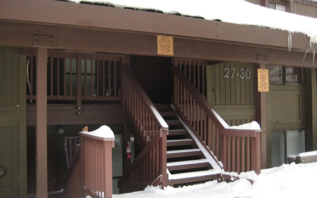 Val d'Isere by Mammoth Reservation Bureau