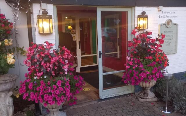Golden Ball Hotel