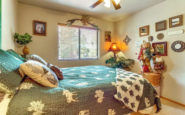 Near Hiking Trails: Heber-overgaard Haven w/ Deck!