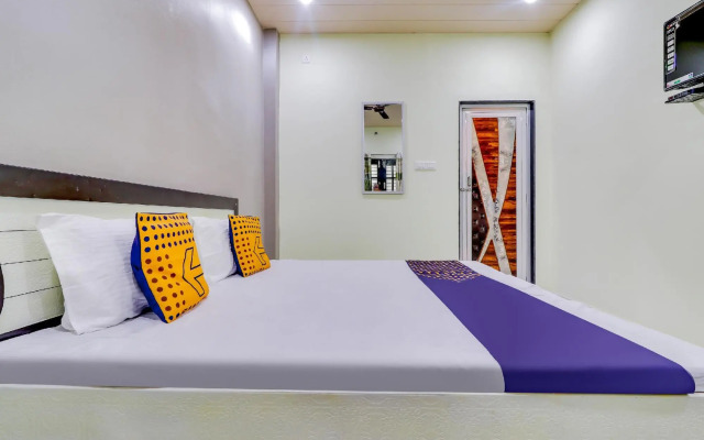 SPOT ON 65353 Hotel Triupati Lawn