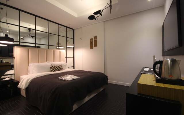 Club Hotel