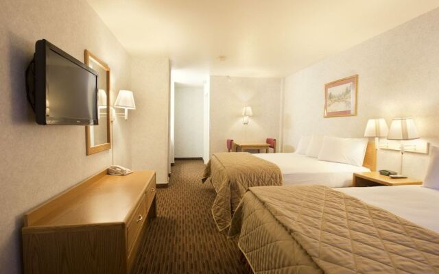 Glenwood Springs Cedar Lodge