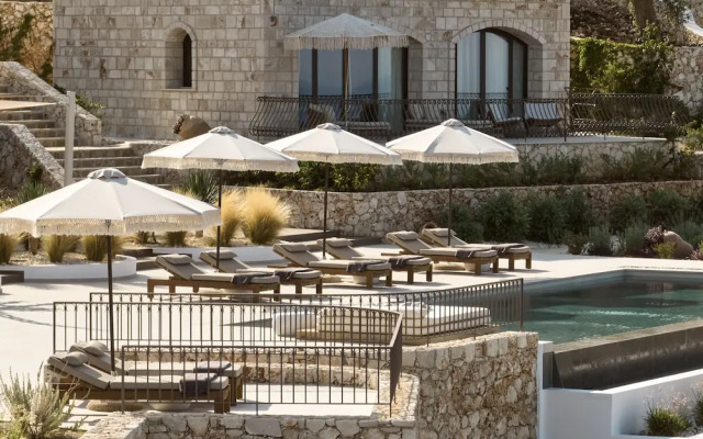 Rebek Luxury Villas & Suites