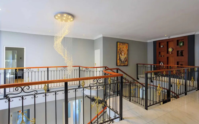 Adinkra Boutique Hotel