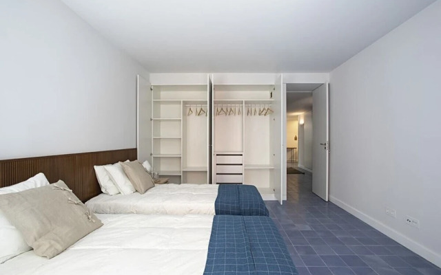 3bdr Rooftop Terrace Apartment in Bairro Alto