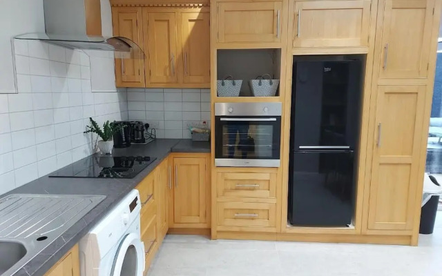 4 Eyre Square Lane