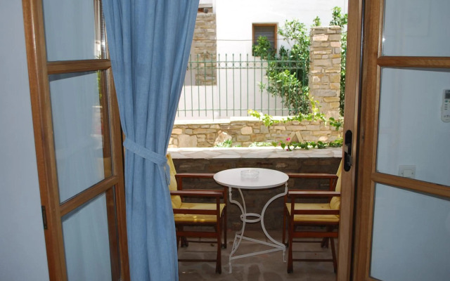 Siroco's Rooms And Studios