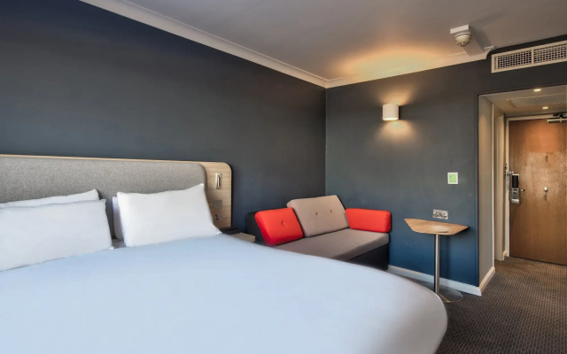 Holiday Inn Express Edinburgh City West by IHG