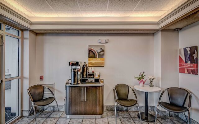 Econo Lodge Menomonie I-94