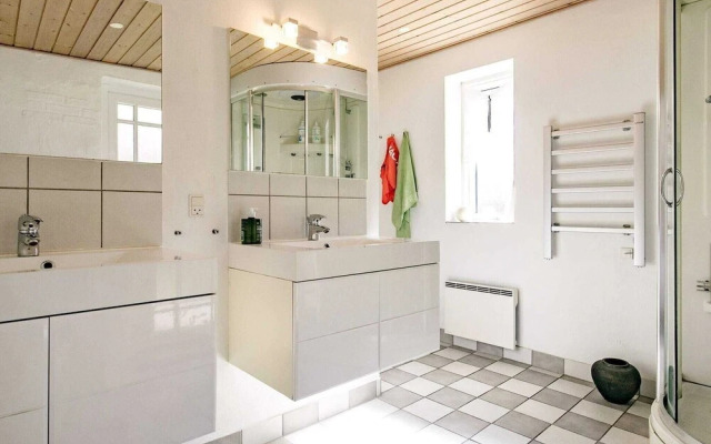 10 Person Holiday Home in Thyholm-by Traum
