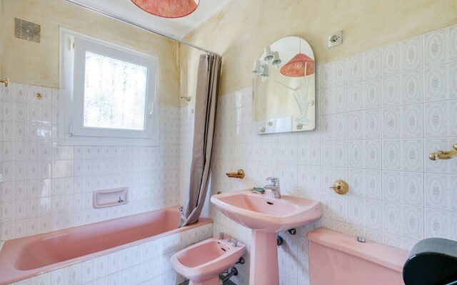 Cozy Holiday Home in Cogolin with Private Pool