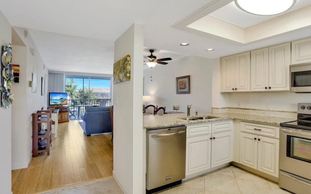 Eagle Cay Building 3-204