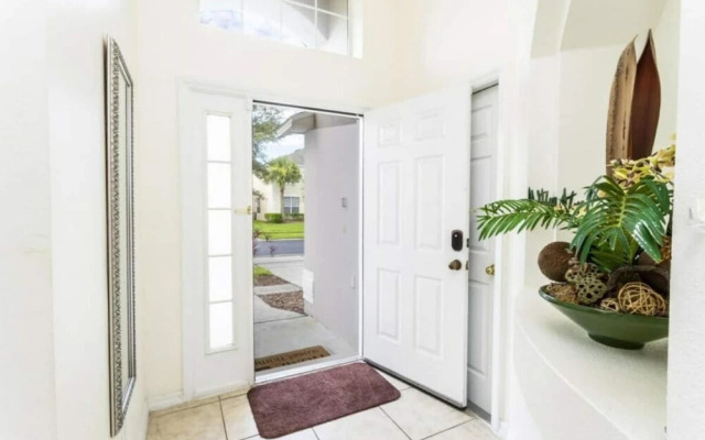 133 Beautiful Home With Lake View