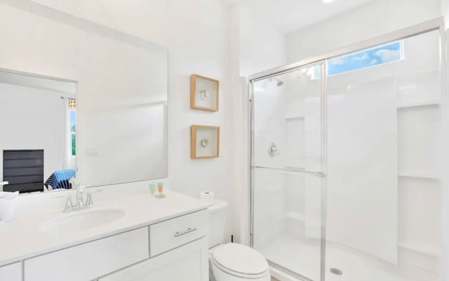 Upstay - Movie Mansion w Cinema-pool Hot Tub-games