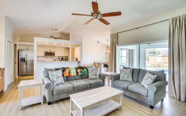 7 Mi to Beach: Family-friendly Englewood Escape!