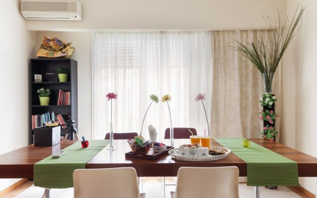 Luxury Sunny 150m2 Flat at the Heart of History