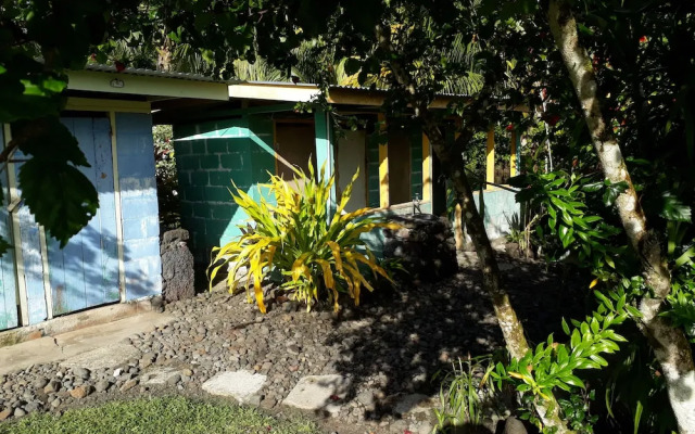 Vaiula Beach Fales