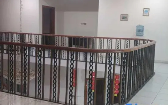Ruiyin Chinese Hotel
