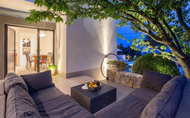 Amazing Home in Naklice With Wifi and 2 Bedrooms