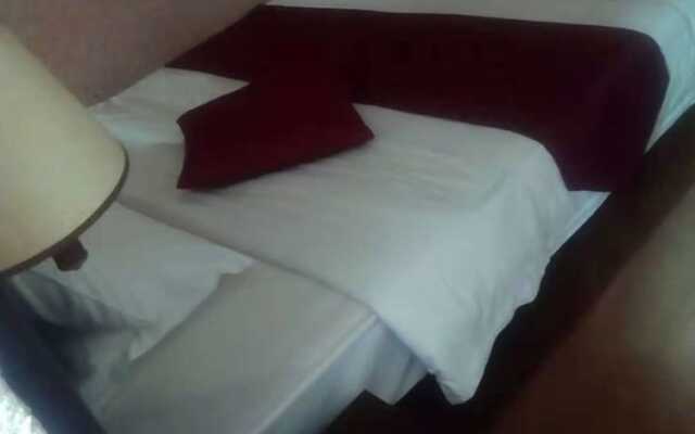 Esiya Hotel